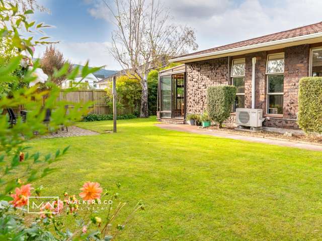 2/54 Heretaunga Square Silverstream_1