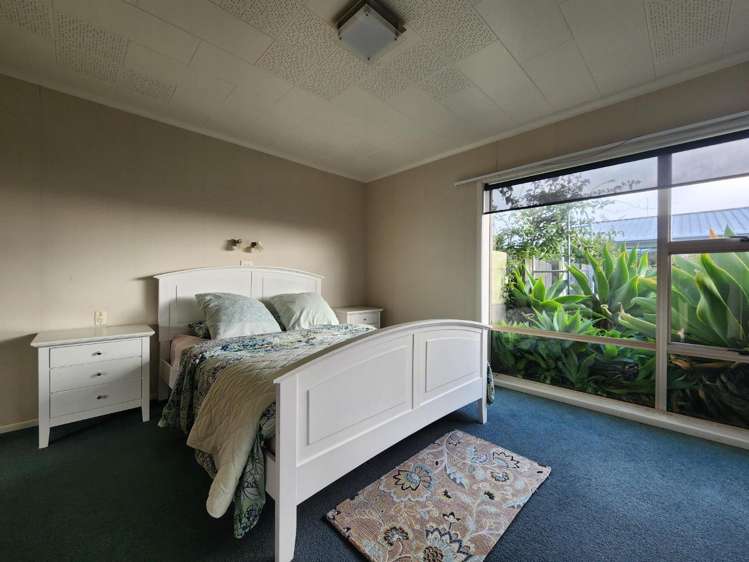 8b Julian Place Westown_10