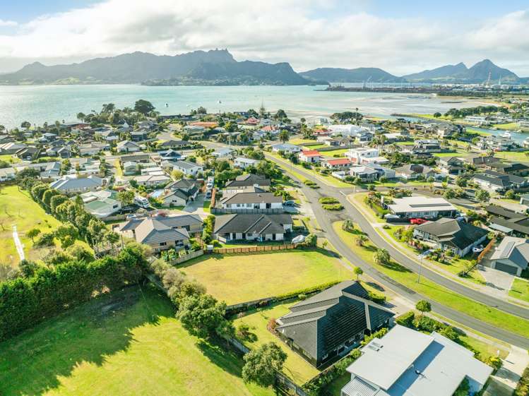 20 Stace Hopper Drive One Tree Point_24