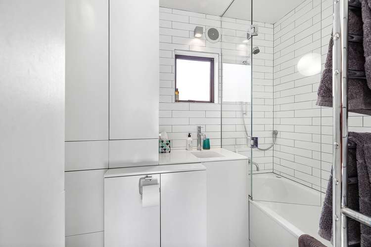 5/2 Oriental Terrace Mount Victoria_7