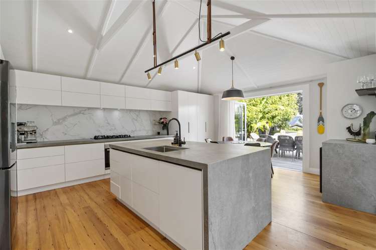 15 North Avenue Narrow Neck_9