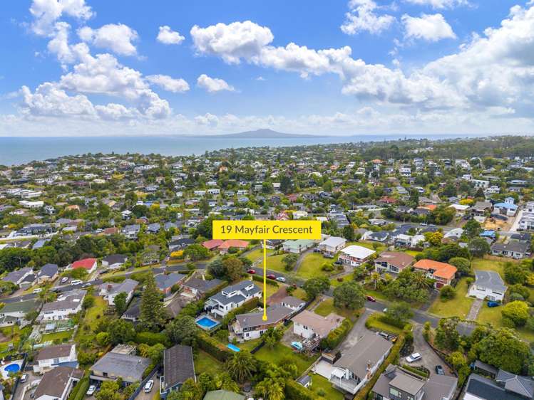 19 Mayfair Crescent Mairangi Bay_21