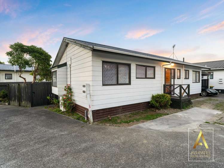 1/9 Te Kanawa Crescent Henderson_24