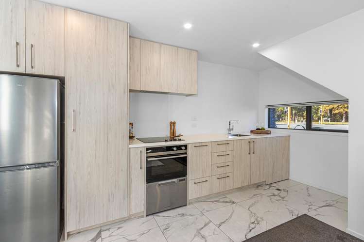 2/4 Riccarton Road Riccarton_4