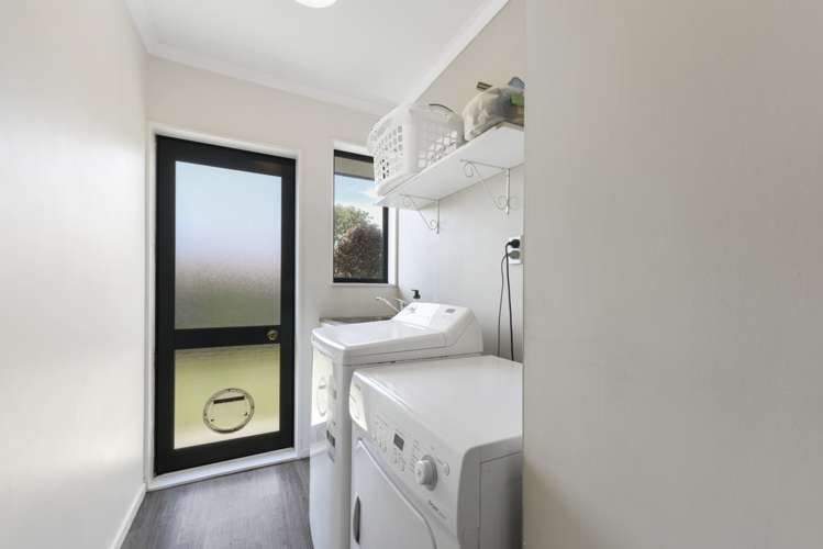 39 Lord Auckland Road Wakefield_19