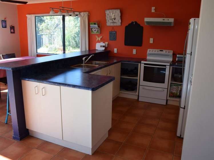 9 Caughley Avenue Otaki Beach_1