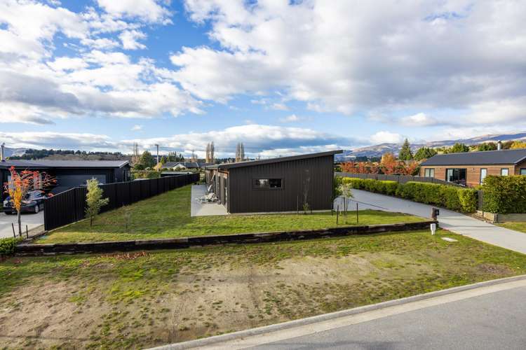 19 Kingfisher Crescent Albert Town_18