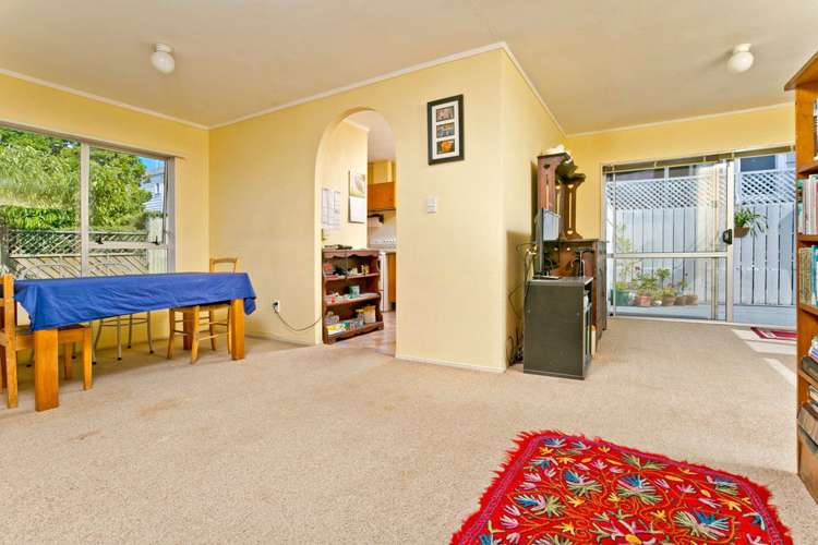 2/121 Mokoia Road Birkenhead_5