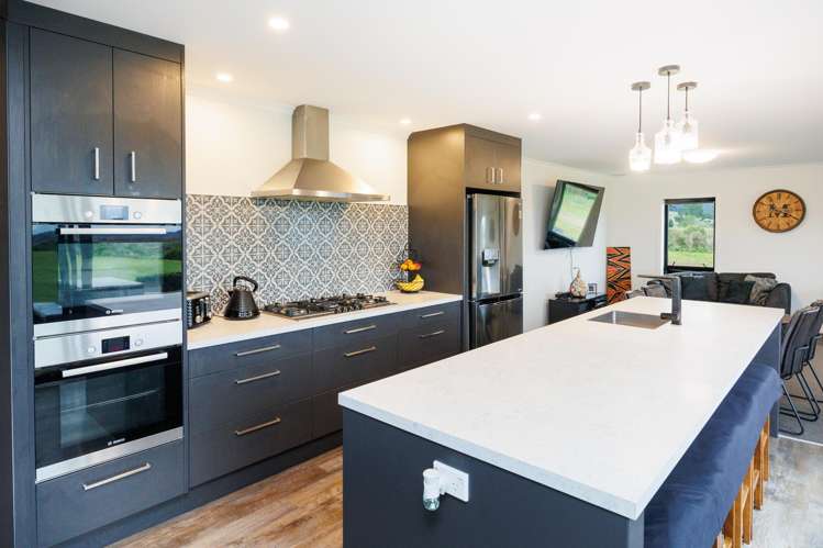 52 Centre Road Aokautere_2