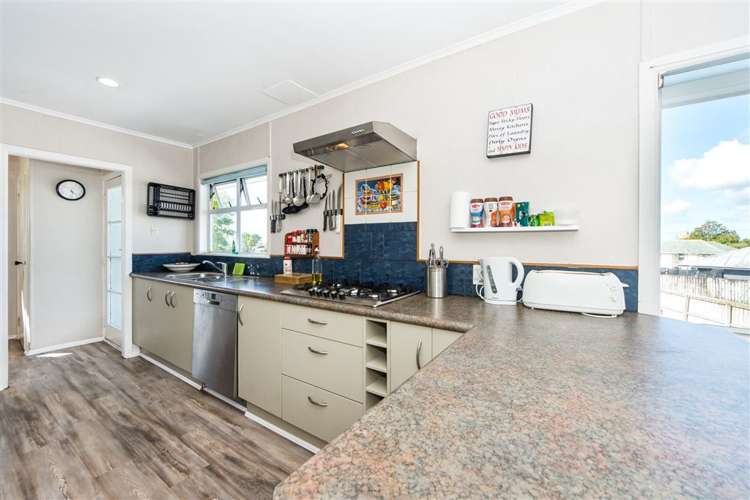 12 Gladfield Lane Te Atatu Peninsula_12