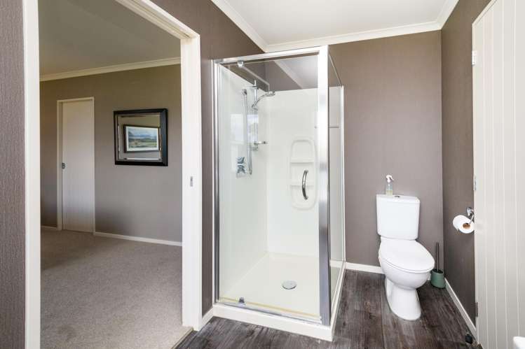 6 Angelina Way Kelvin Grove_21