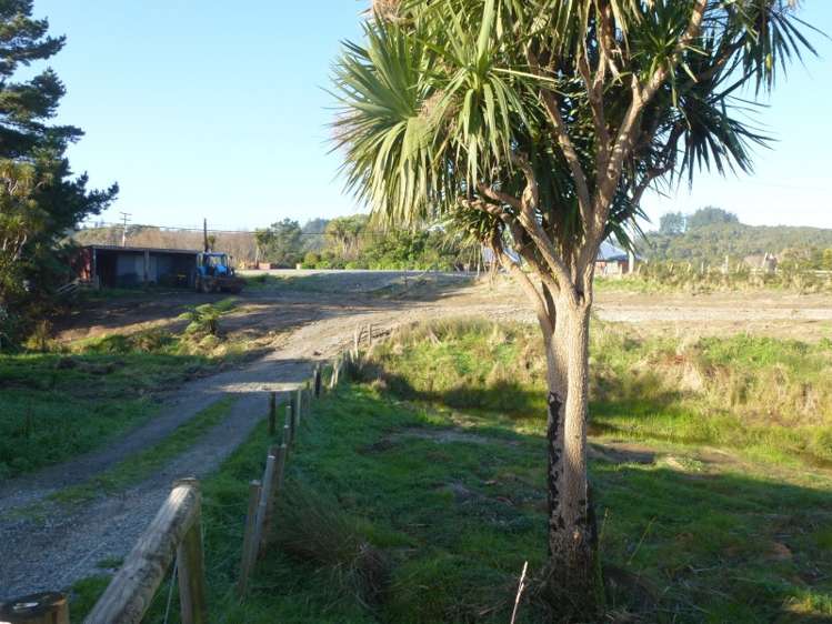 254 Coulson Road Paroa_21