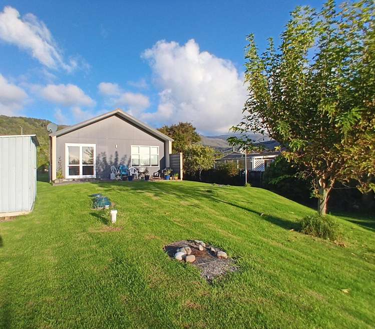 7 Hawes Street Waimangaroa_13