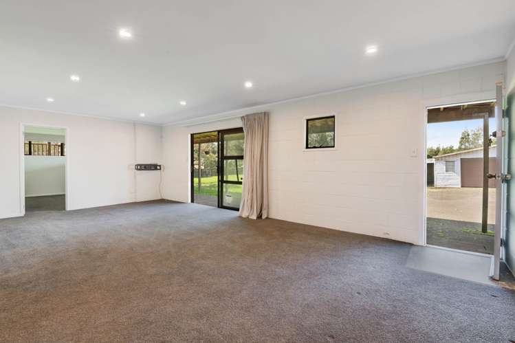 29 Parakai Avenue Parakai_12