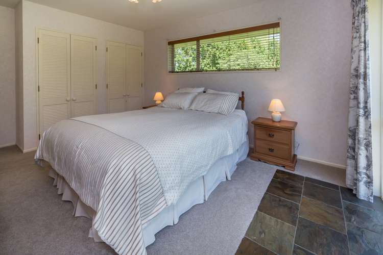 27 Guys Road Yaldhurst_14