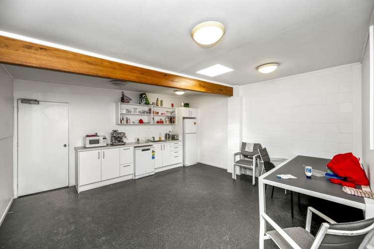 50 Parkway Drive Albany_13