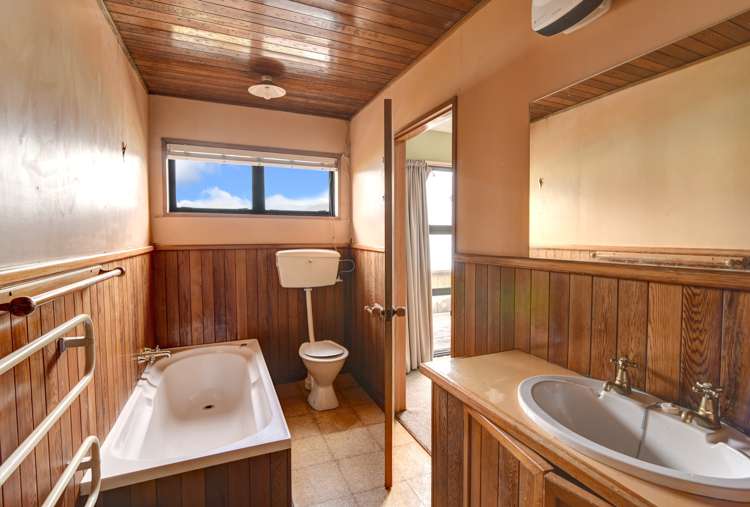 118b Wynyard Crescent Fernhill/Sunshine Bay_12