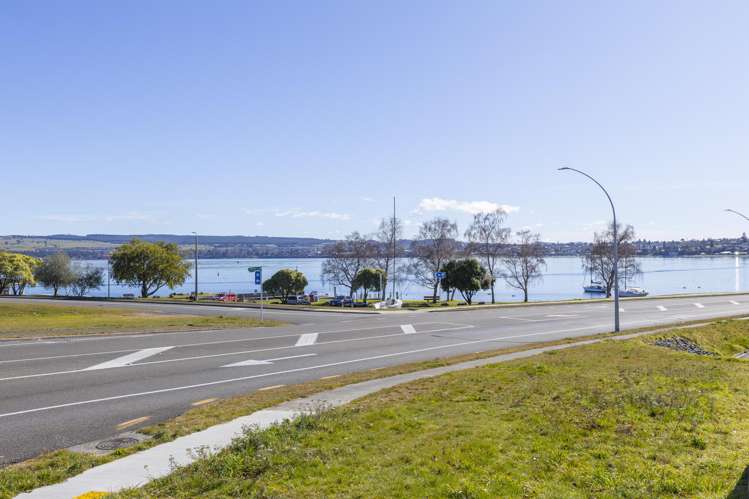 380 Lake Terrace Two Mile Bay_14