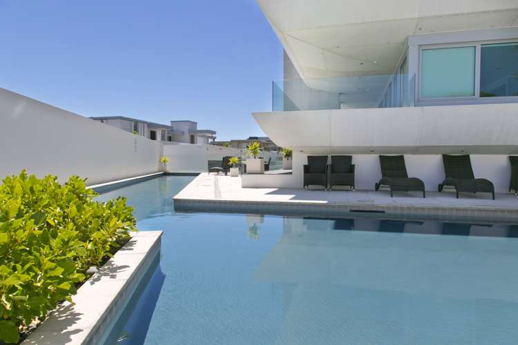 1/225 Lake Terrace Waipahihi_20