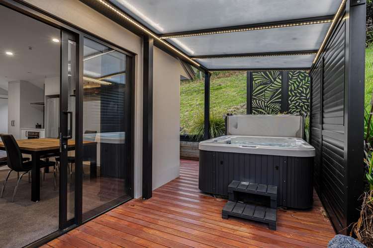 10 Woodford Lane Stoke_20