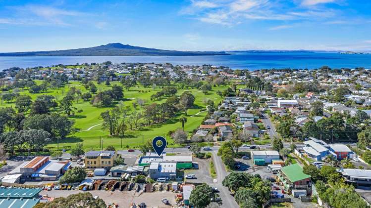 25 Lake Road Devonport_10