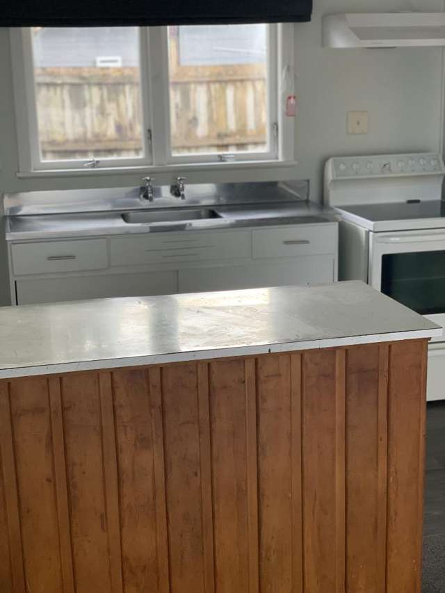 2/10 Ron Keat Drive Papakura_3