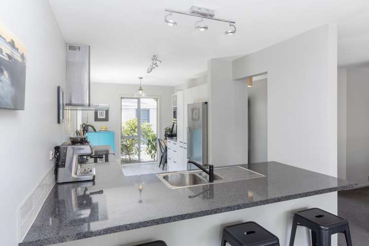 2/121 Barrington Street Somerfield_6