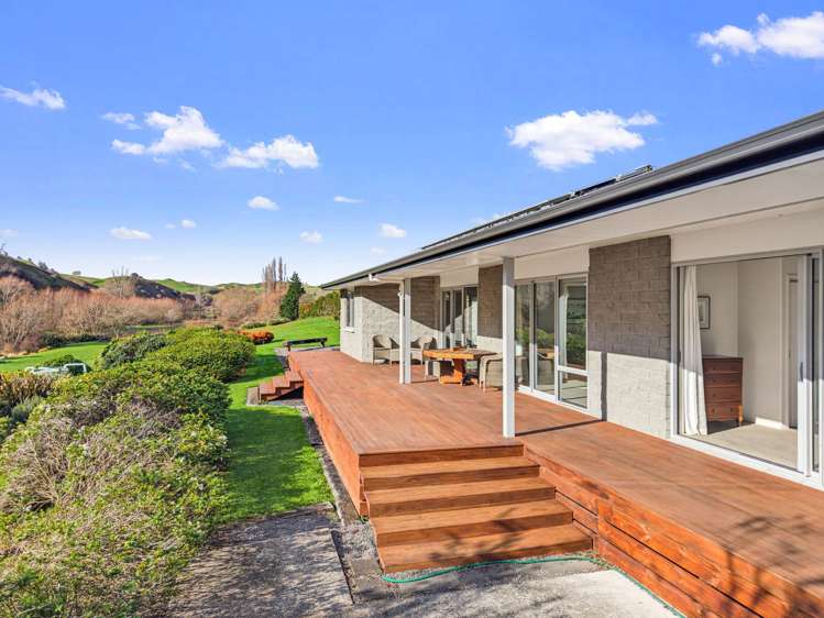1127 Pourerere Road Omakere_22