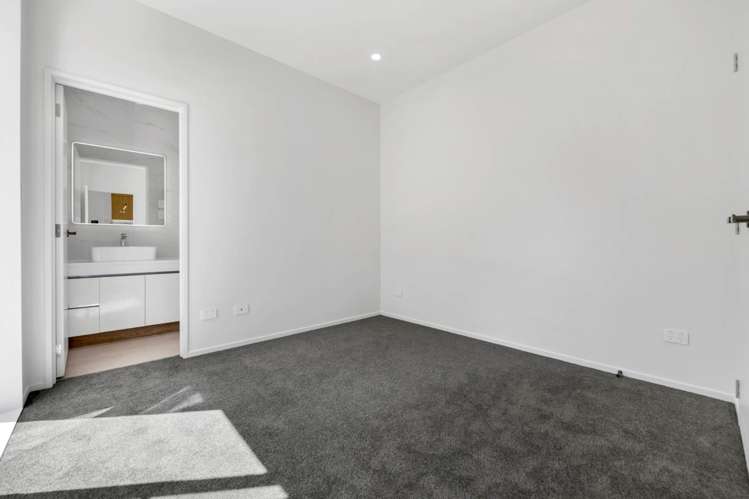 2/7 Edgar Pearce Place Howick_11