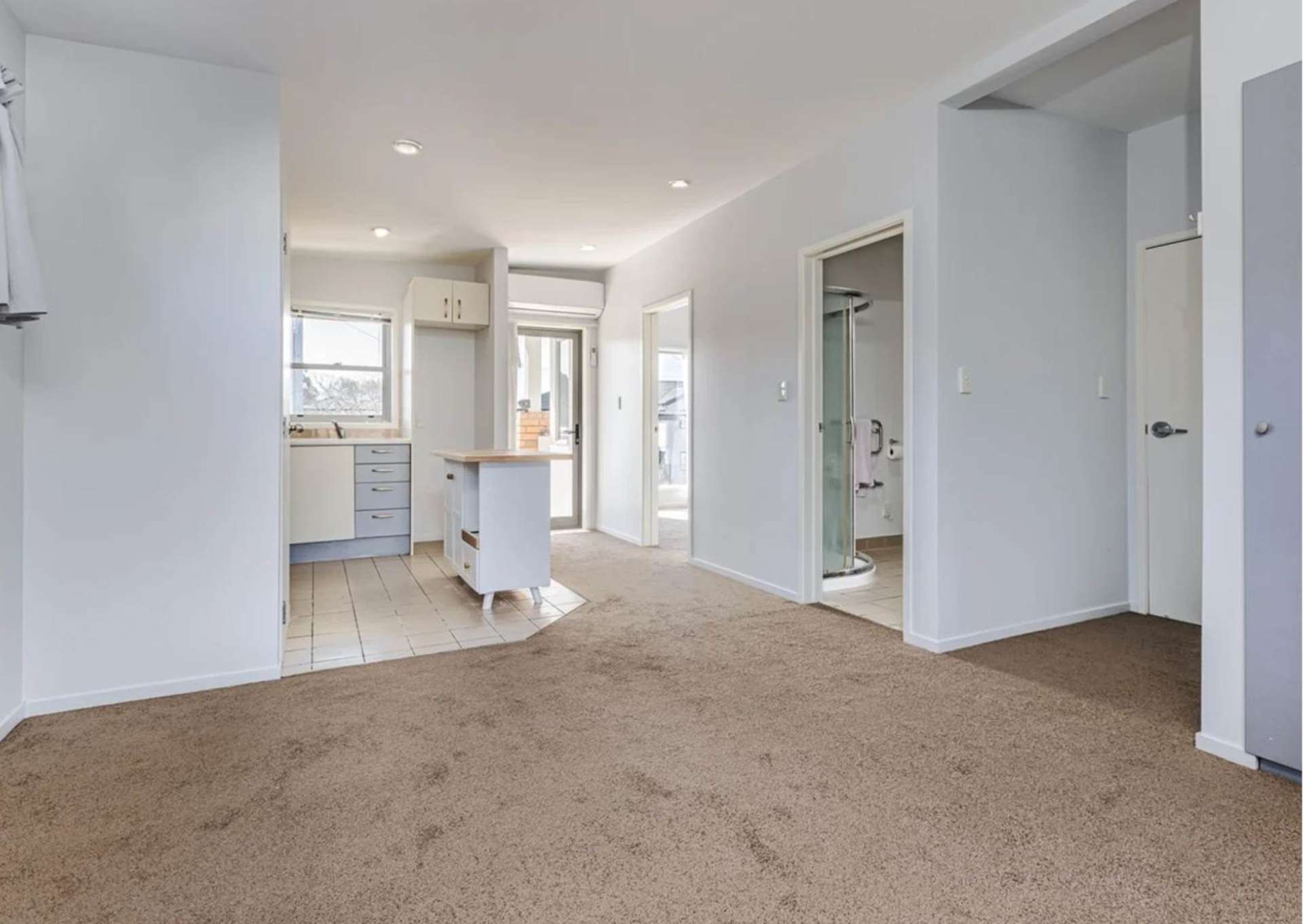 Flat 3/33 Kenderdine Road Papatoetoe_0