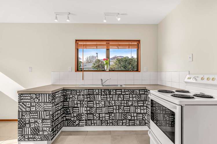 2/12 Arapiki Road Stoke_3