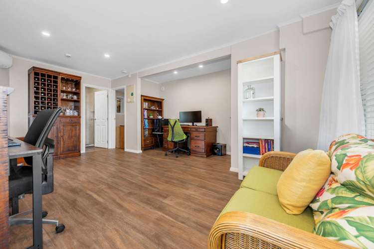 10 Charles Dickens Drive Mellons Bay_22