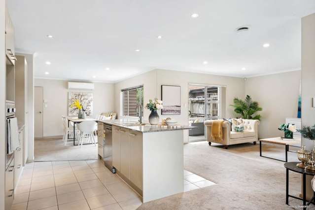 5 Savona Drive Flat Bush_1