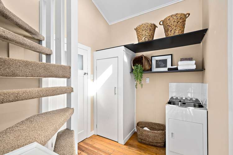 73 Beach Road Pahurehure_11