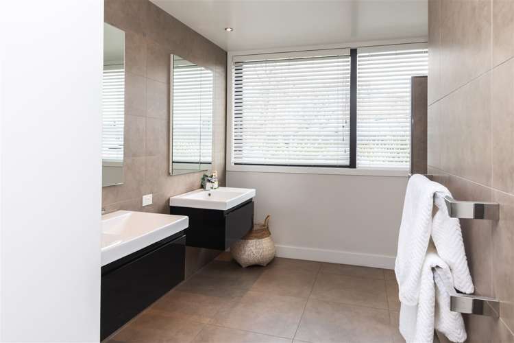 3 Helmores Lane Merivale_17