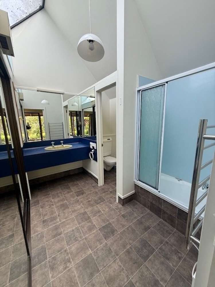 51 The Coastal Highway 9241_6