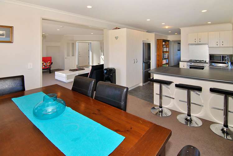 23 White Pine Avenue Woodridge_8