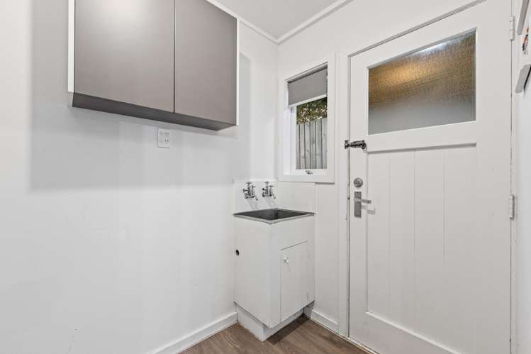 25a Hewlett Road Massey_13