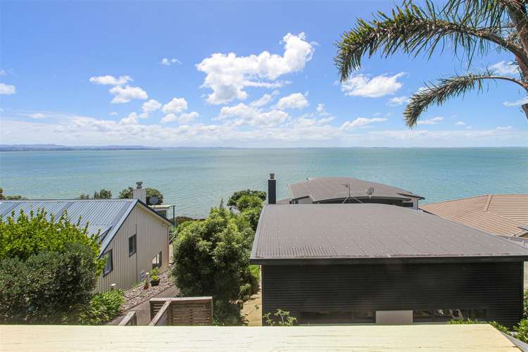 28 Crispe Road Clarks Beach_35