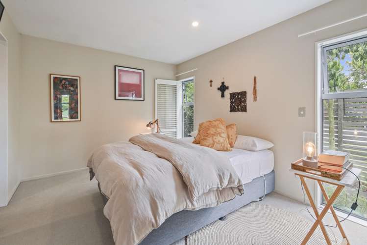 15 Famille Close Yaldhurst_12