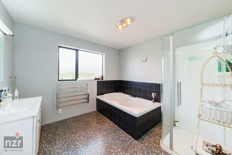 702 Mount Stewart Halcombe Road Halcombe_16