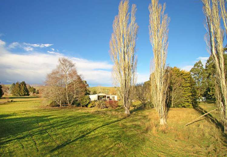 84 Lockharts Road Waitahuna_1