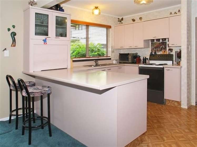 2 Thurso Grove Papakowhai_2