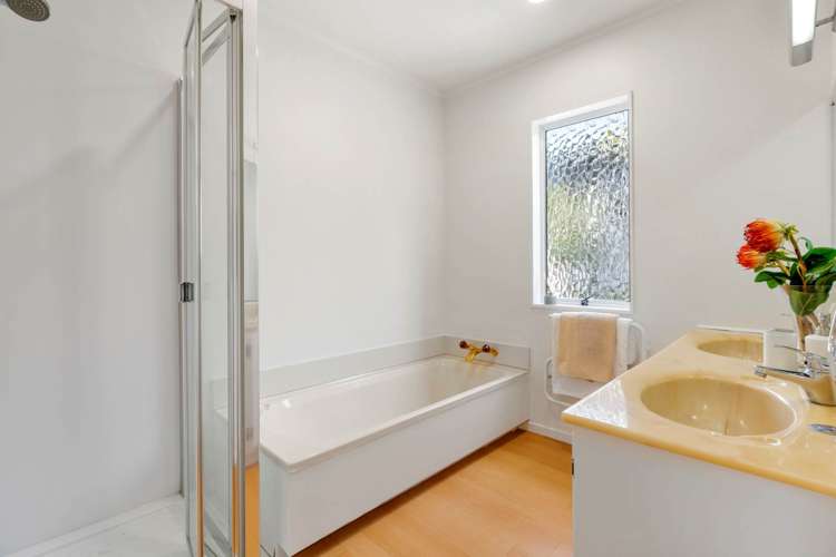 2/6 Bellbird Rise Murrays Bay_13