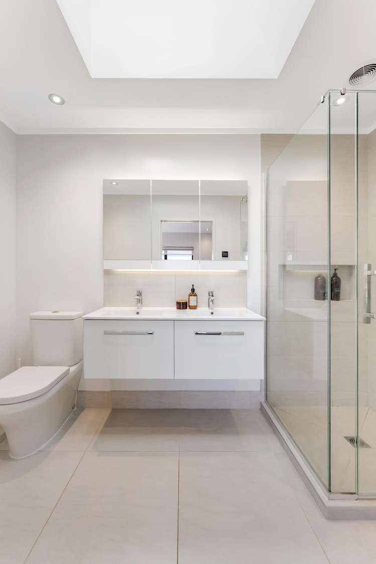 7 Pinewood Grove Botany Downs_20