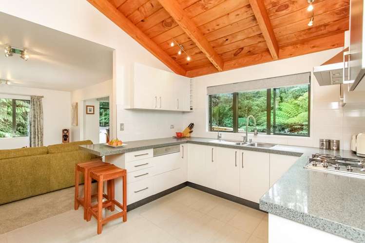 366a Huia Road Titirangi_13