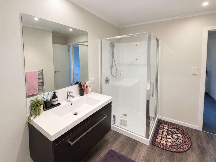 6 Bowery Lane 1053_3