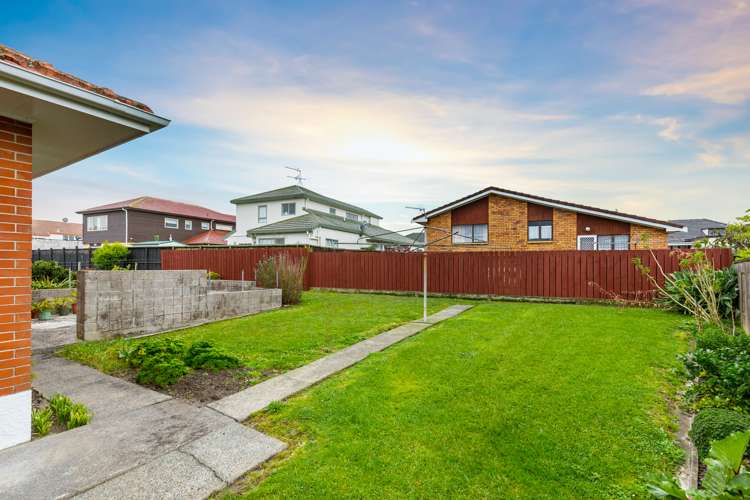 8 Sally Crescent Mount Roskill_19