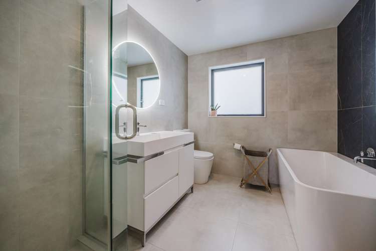 9B Totara Grove Hillcrest_11