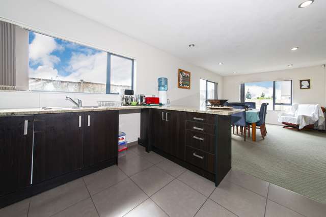 18 Riverglade Parkway Te Atatu South_4